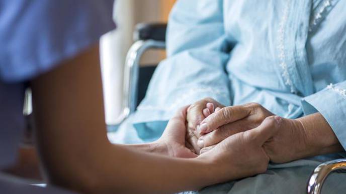 “All the Lonely People": The Impact of Loneliness in Old Age on Life & Health Expectancy