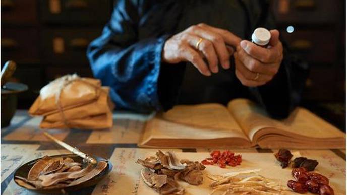 A Review of Traditional Chinese Herbal Medicine in Management of COVID-19