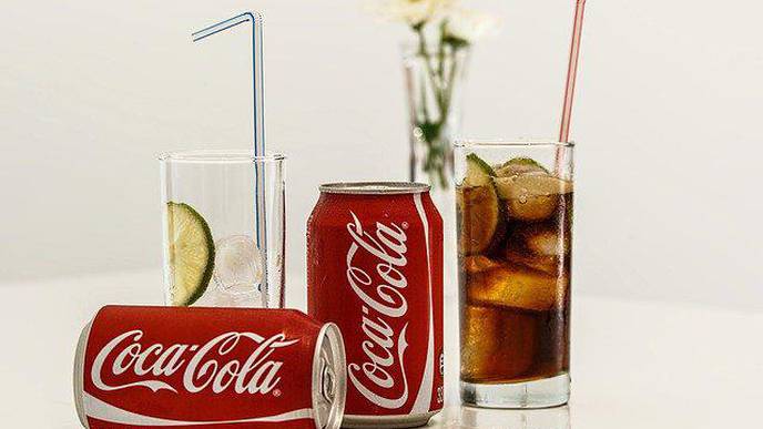 Study: Lots of Sugary Drinks Doubles Younger Women's Colon Cancer Risk