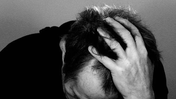 Green Light Therapy Shown to Reduce Migraine Frequency & Intensity