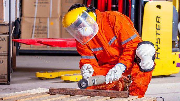 Physical Jobs Linked to More Sick Leave, Earlier Retirement