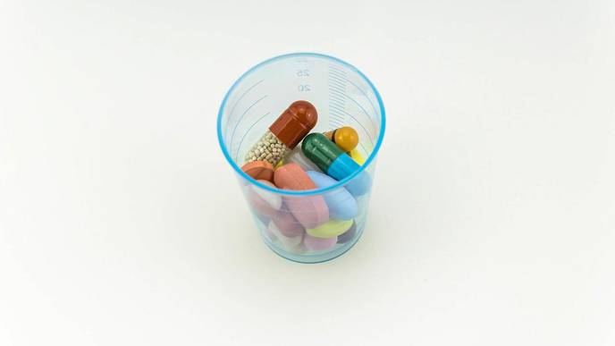 Many Seniors With Heart Failure Take 10-Plus Medications